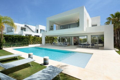 Villa en venta en Nueva Andalucía, Málaga, España 5 dormitorios, 599 m2 No. 53499 - foto 28
