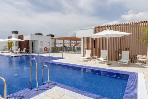 Apartamento en venta en Estepona, Málaga, España 4 dormitorios, 230 m2 No. 53429 - foto 1