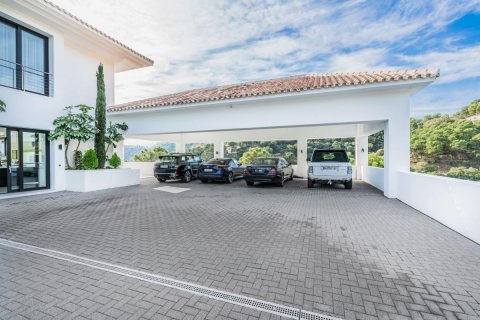 Villa en venta en La Perla-Torremuelle, Málaga, España 8 dormitorios, 2500 m2 No. 53369 - foto 20