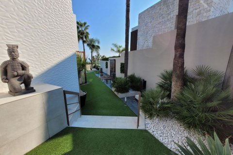 Villa en venta en Benahavís, Málaga, España 4 dormitorios, 350 m2 No. 53436 - foto 2