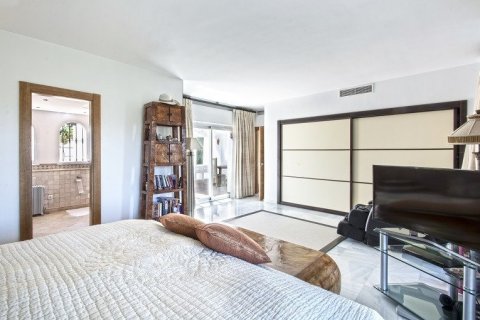 Villa en venta en Nueva Andalucía, Málaga, España 5 dormitorios, 400 m2 No. 53559 - foto 27