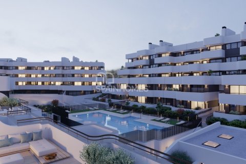 Apartamento en venta en Estepona, Málaga, España 4 dormitorios, 113 m2 No. 53294 - foto 2