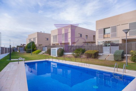 Casa adosada en venta en Vilafortuny, Tarragona, España 2 dormitorios, 172 m2 No. 53638 - foto 3
