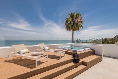 Villa en venta en Estepona, Málaga, España 5 dormitorios, 454 m2 No. 53410 - foto 26