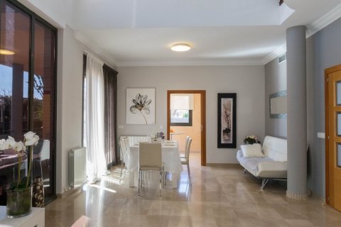 Villa en venta en Salou, Tarragona, España 5 dormitorios, 300 m2 No. 53618 - foto 24