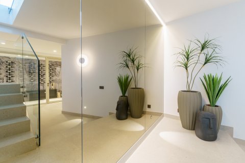 Villa en venta en La Perla-Torremuelle, Málaga, España 6 dormitorios, 1400 m2 No. 53422 - foto 28
