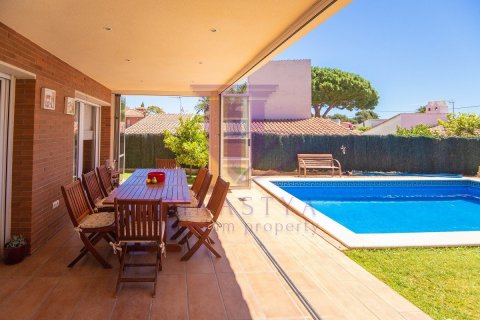 Villa en venta en Vilafortuny, Tarragona, España 4 dormitorios, 350 m2 No. 53632 - foto 9