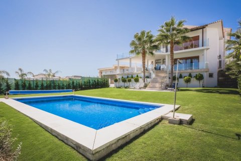 Villa en venta en Benahavís, Málaga, España 5 dormitorios, 555 m2 No. 53412 - foto 1