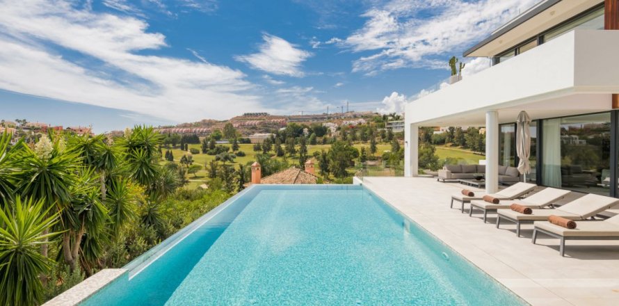 Villa en La Alquería-El Paraíso, Málaga, España 7 dormitorios, 842 m2 No. 53413