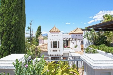 Villa en venta en Nueva Andalucía, Málaga, España 5 dormitorios, 400 m2 No. 53559 - foto 9