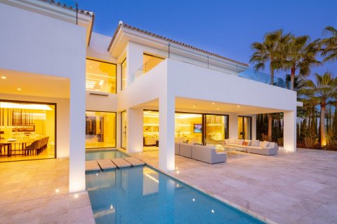Villa en venta en Nueva Andalucía, Málaga, España 6 dormitorios, 921 m2 No. 53555 - foto 29