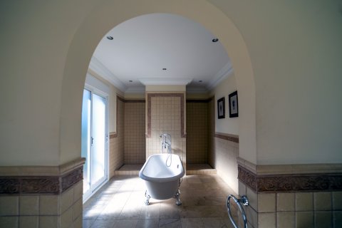 Villa en venta en El Herrojo, Málaga, España 6 dormitorios, 579 m2 No. 53578 - foto 10