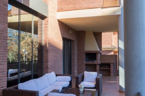 Villa en venta en Salou, Tarragona, España 5 dormitorios, 300 m2 No. 53618 - foto 5