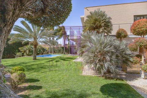 Villa en venta en Vilafortuny, Tarragona, España 4 dormitorios, 350 m2 No. 53647 - foto 11