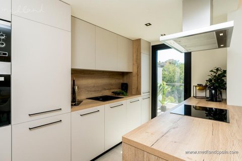 Apartamento en venta en Nueva Andalucía, Málaga, España 3 dormitorios, 120 m2 No. 52969 - foto 10