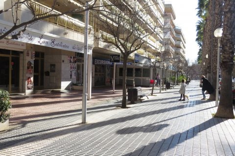 Apartamento en alquiler en Salou, Tarragona, España 50 m2 No. 53640 - foto 2