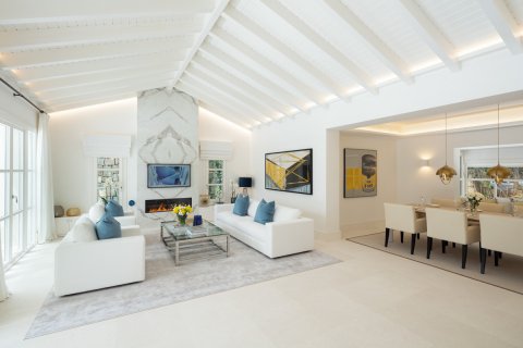 Villa en venta en Nueva Andalucía, Málaga, España 5 dormitorios, 373 m2 No. 53554 - foto 25