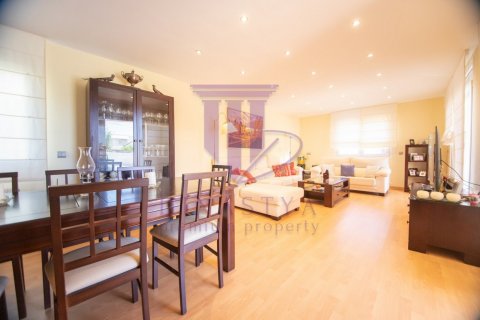 Villa en venta en Vilafortuny, Tarragona, España 4 dormitorios, 350 m2 No. 53632 - foto 25