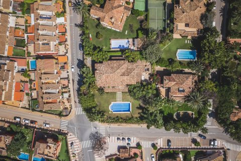 Villa en venta en Marbella, Málaga, España 4 dormitorios, 764 m2 No. 53519 - foto 4