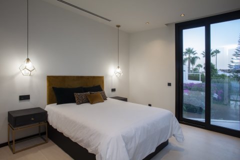 Villa en venta en Nueva Andalucía, Málaga, España 7 dormitorios, 1090 m2 No. 53517 - foto 22