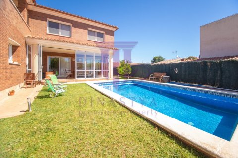Villa en venta en Vilafortuny, Tarragona, España 4 dormitorios, 350 m2 No. 53632 - foto 3