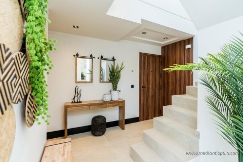 Apartamento en venta en Nueva Andalucía, Málaga, España 3 dormitorios, 120 m2 No. 52969 - foto 4