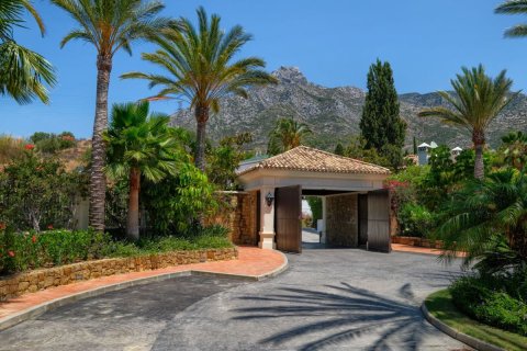 Villa en venta en Marbella Golden Mile, Málaga, España 5 dormitorios, 1025 m2 No. 53465 - foto 16