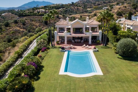 Villa en venta en Marbella Golden Mile, Málaga, España 5 dormitorios, 1025 m2 No. 53465 - foto 1