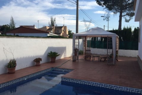 Villa en venta en L'Eliana, València, España 5 dormitorios, 392 m2 No. 53812 - foto 5