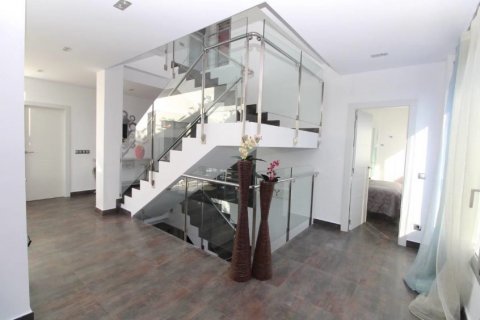 Villa en venta en Dénia, Alicante, España 6 dormitorios, 427 m2 No. 53893 - foto 6