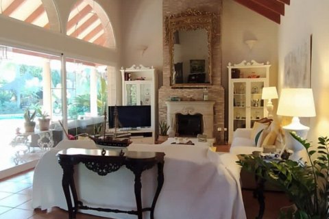 Villa en venta en La Canada, València, España 6 dormitorios, 326 m2 No. 53923 - foto 5