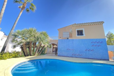 Villa en venta en Dénia, Alicante, España 4 dormitorios, 250 m2 No. 53823 - foto 2