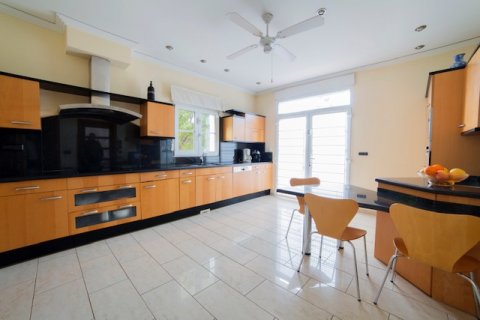 Villa en venta en Dénia, Alicante, España 6 dormitorios, 700 m2 No. 53920 - foto 4