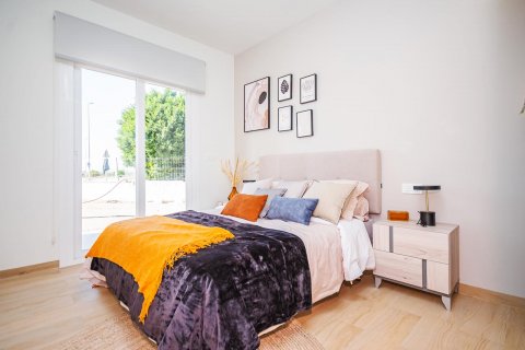 Apartamento en venta en Guardamar del Segura, Alicante, España 2 dormitorios, 73 m2 No. 37888 - foto 20