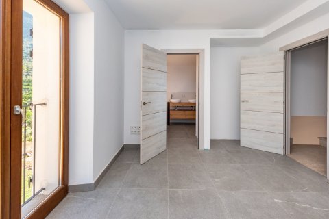 Casa adosada en venta en Fornalutx, Mallorca, España 3 dormitorios, 219 m2 No. 48083 - foto 6