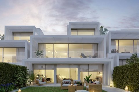 Villa en venta en Sotogrande, Cádiz, España 4 dormitorios, 338 m2 No. 55376 - foto 1
