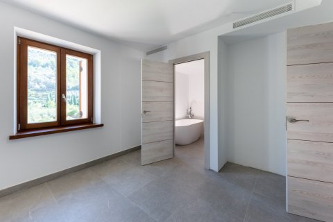 Casa adosada en venta en Fornalutx, Mallorca, España 3 dormitorios, 175 m2 No. 48085 - foto 5