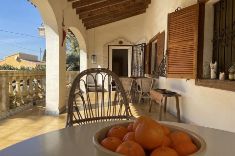 Villa en venta en Dénia, Alicante, España 4 dormitorios, 261 m2 No. 53911 - foto 1