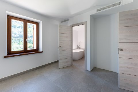 Casa adosada en venta en Fornalutx, Mallorca, España 3 dormitorios, 184 m2 No. 48130 - foto 13