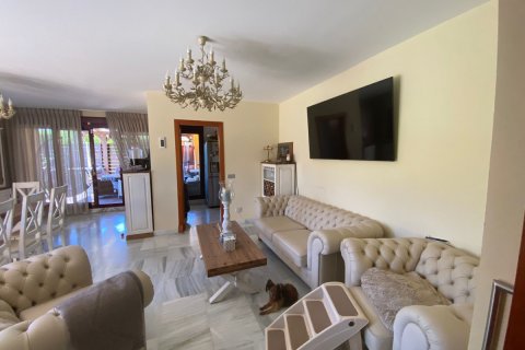 Villa en venta en Benahavís, Málaga, España 2 dormitorios, 153 m2 No. 55431 - foto 7