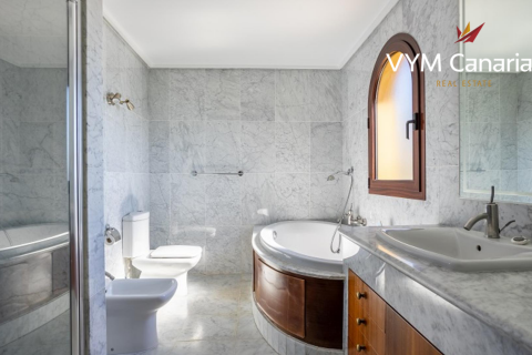 Villa en venta en Adeje, Tenerife, España 5 dormitorios, 391 m2 No. 54885 - foto 18