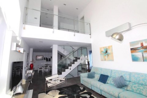 Villa en venta en Dénia, Alicante, España 6 dormitorios, 427 m2 No. 53893 - foto 2