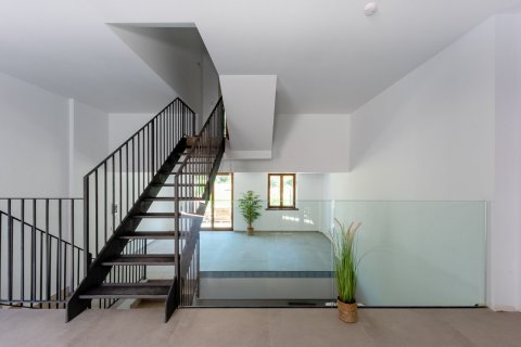 Casa adosada en venta en Fornalutx, Mallorca, España 3 dormitorios, 219 m2 No. 48083 - foto 2