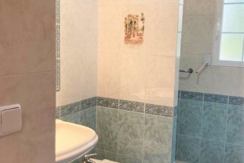 Villa en venta en L'Eliana, València, España 6 dormitorios, 432 m2 No. 53856 - foto 15