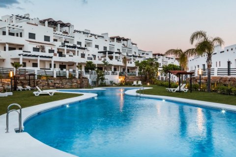 Casa adosada en venta Estepona, Málaga, España 3 dormitorios, 240 m2 No. 55384 - foto 1