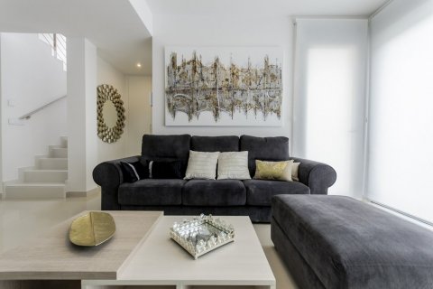 Villa en venta en San Miguel de Salinas, Alicante, España 4 dormitorios, 135 m2 No. 56220 - foto 5