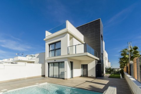 Villa en venta en San Miguel de Salinas, Alicante, España 4 dormitorios, 135 m2 No. 56220 - foto 1