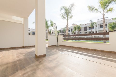 Apartamento en venta en Los Balcones, Alicante, España 2 dormitorios, 63 m2 No. 56250 - foto 2