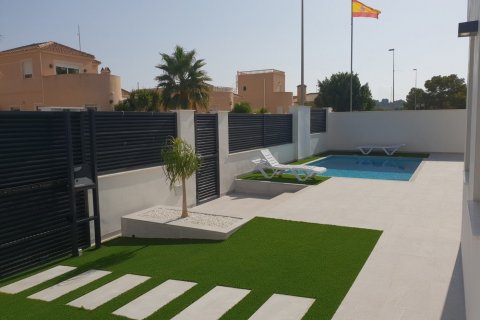 Villa en venta en Pinar De Campoverde, Alicante, España 3 dormitorios, 116 m2 No. 56226 - foto 22
