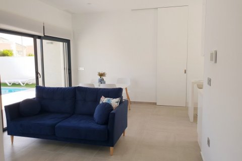 Villa en venta en Pinar De Campoverde, Alicante, España 3 dormitorios, 116 m2 No. 56226 - foto 3